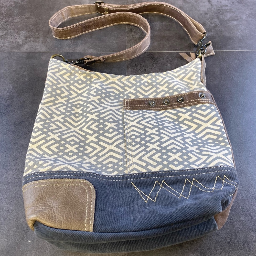 Myra Bag Boulangeria Rue 52 Paris Messenger Crossbody Purse